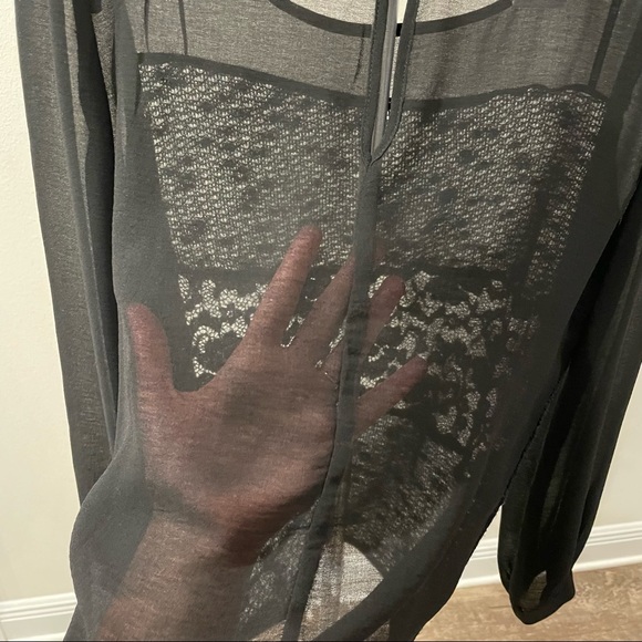 Black blouse with mixed lace front - Picture 5 of 7